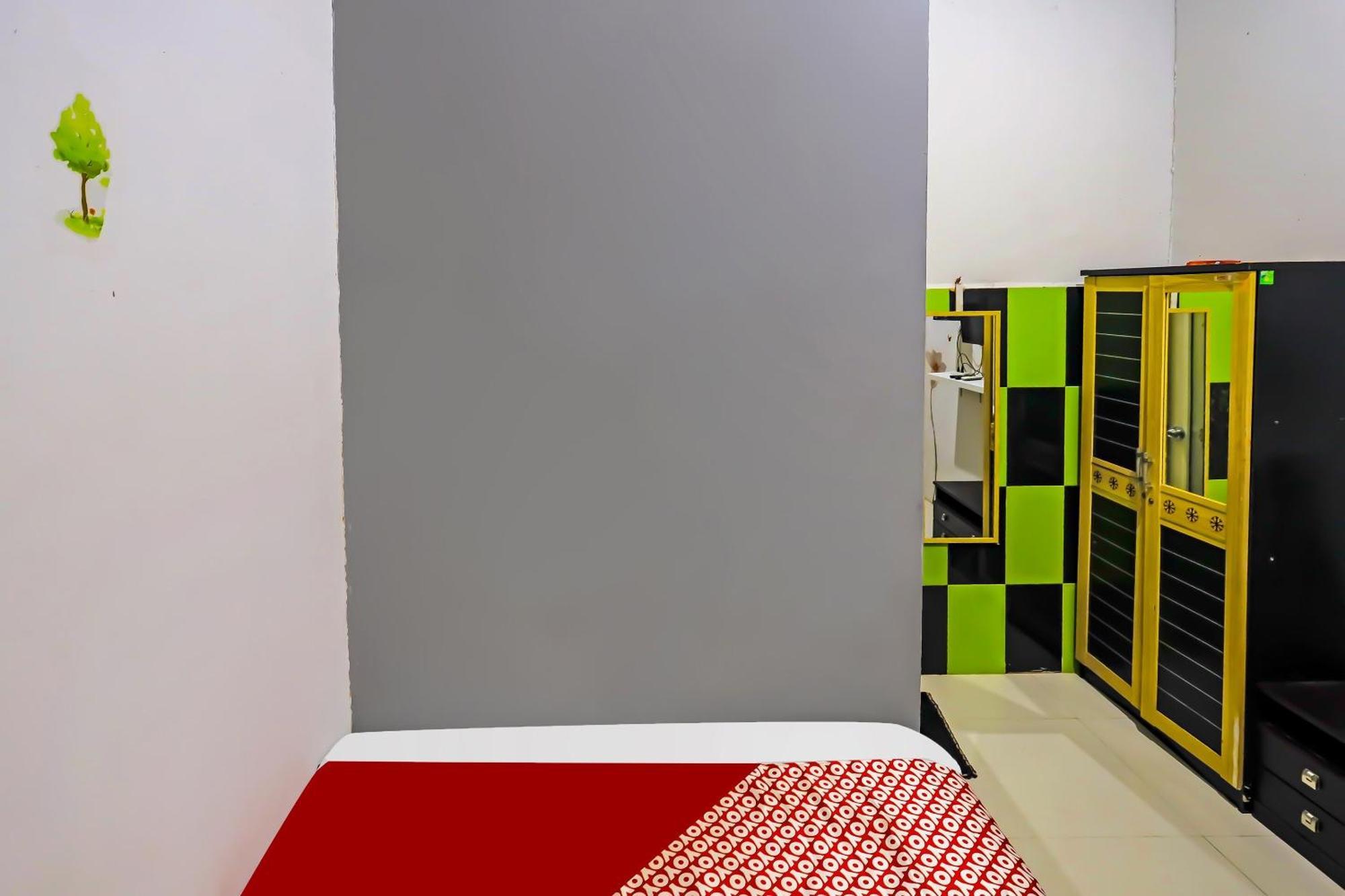 Oyo 92451 Hasan House Syariah 2Nearvihara Budhi Bhakti Nagoya Luaran gambar